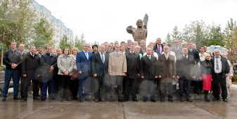 Участники митинга памяти Владислава Стрижова