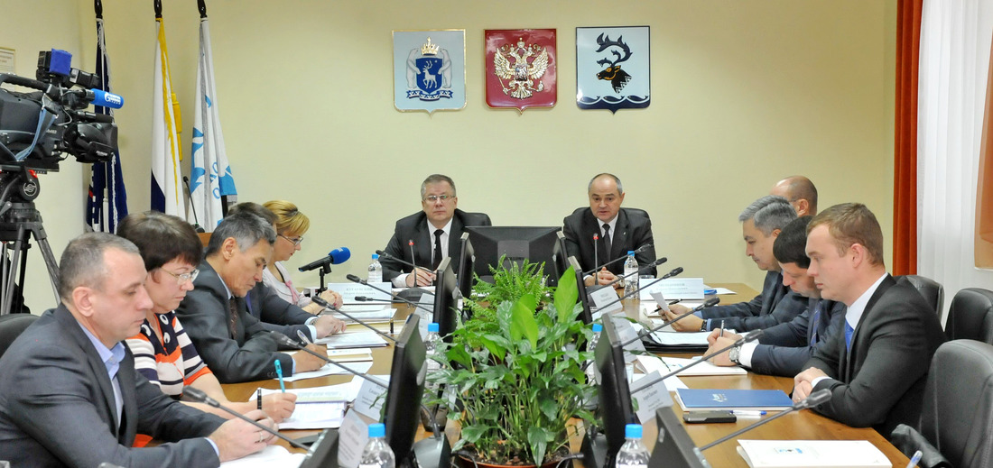 Андрей Кугаевский и Сергей Меньшиков на встрече в Яр-Сале