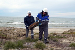 Бригады филиалов компании очищают побережье Карского моря