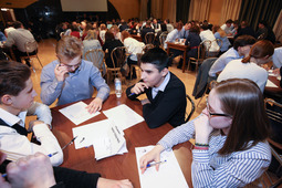 Команда «Усики» сформирована из учеников профильного класса «Коммуникации и связь», созданного при поддержке ООО «Газпром добыча Надым»