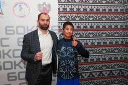 Юноши и девушки получили шанс пообщаться с олимпийским чемпионом по боксу Рахимом Чакхиевым