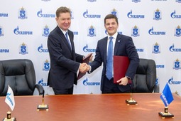 После торжественных мероприятий состоялась встреча главы газовой корпорации Алексея Миллера и губернатора Ямала Дмитрия Артюхова. Стороны обсудили взаимодействие «Газпрома» и Правительства ЯНАО и подписали соответствующее соглашение на 2019 год.