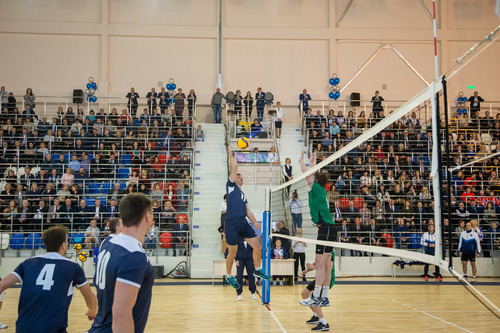 Товарищеский матч по волейболу между сборными командами муниципалитета и «Газпром добыча Надым»
