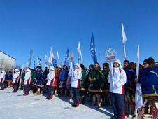Парад участников соревнований по национальным видам спорта в селе Яр-Сале