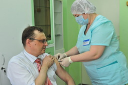 Общее количество вакцинированных работников ООО «Газпром добыча Надым» составляет около 8000 человек
