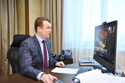 Заместитель генерального директора по управлению персоналом ООО «Газпром добыча Надым» Андрей Тепляков в ходе видеосвязи с участниками конференции