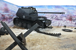 На фестивале были представлены макеты и реальные образцы советских и вражеских танков, самолётов, огнестрельного оружия