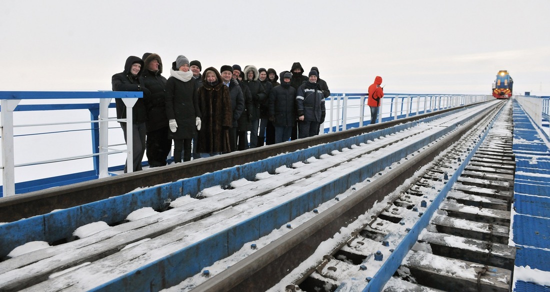 На мосту через реку Юрибей