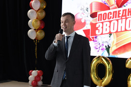 Выпускников приветствовал заместитель генерального директора по управлению персоналом «Газпром добыча Надым» Андрей Тепляков