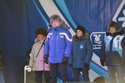 Генеральный директор «Газпром добыча Надым» Игорь Мельников приветствует участников соревнований