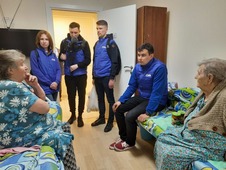 Волонтёры «Газпром добыча Надым» оказали адресную помощь гражданам, находящимся в пункте временного размещения и социально-реабилитационном центре
