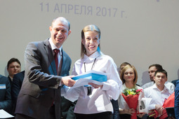 Светлана Гедзик получила диплом первой степени за работу «Разработка новой схемы обращения с отходами ООО „Газпром добыча Надым“ в связи с введением запрета на захоронение отходов, содержащих полезные компоненты»