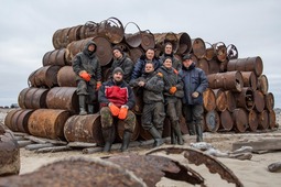 Волонтёры на острове Вилькицкого. Фото предоставлено МОЭО «Зелёная Арктика»